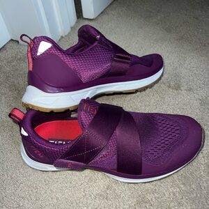 EUC TIEM stationary cycling shoes with clips